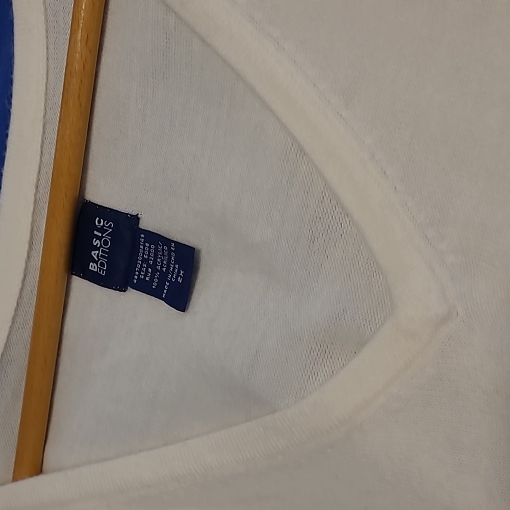 Basic Editions Sweater. - image 4